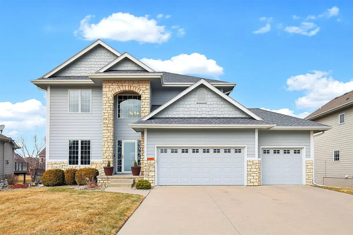8425 Parkside Circle, West Des Moines, IA 50266 - #1
