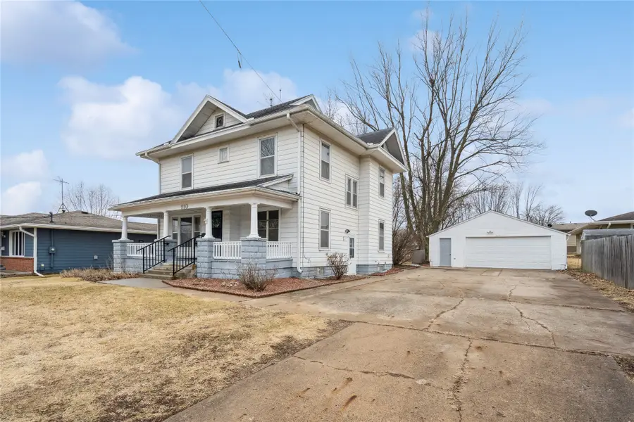 910 W Madison Street, Knoxville, IA 50138 - #2