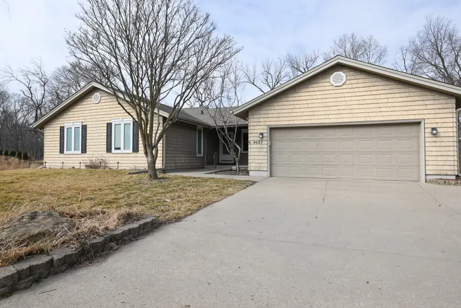 9627 Lincoln Avenue, Clive, IA 50325 - #2
