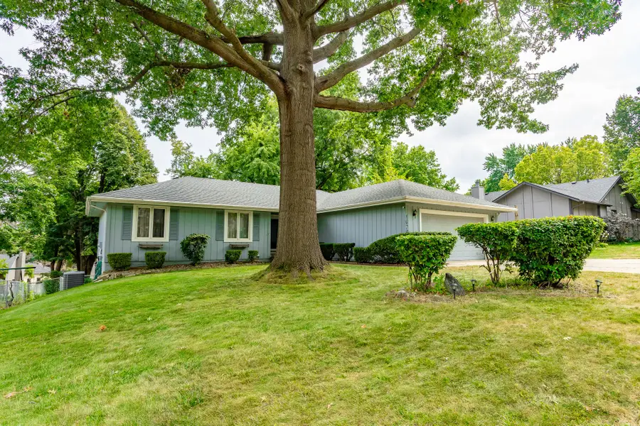 1679 NW 99th Street, Clive, IA 50325 - #3