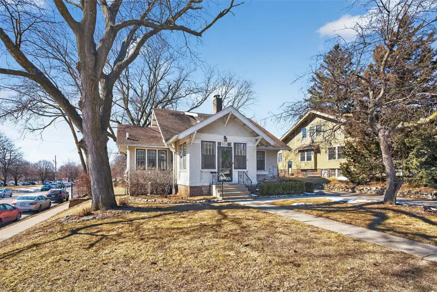 904 45th Street, Des Moines, IA 50312 - #3