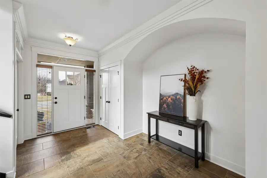 15204 Northview Drive, Urbandale, IA 50323 - #3