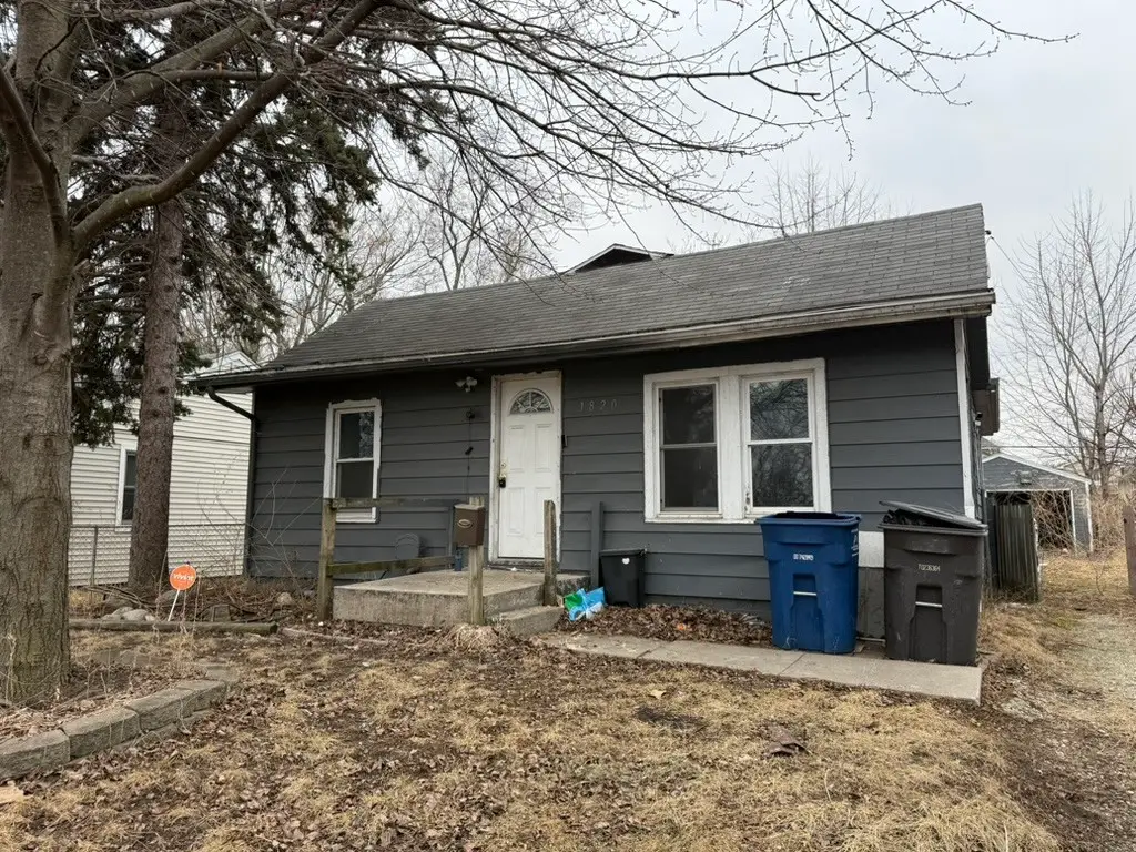 1820 E 25th Street, Des Moines, IA 50317 - #1