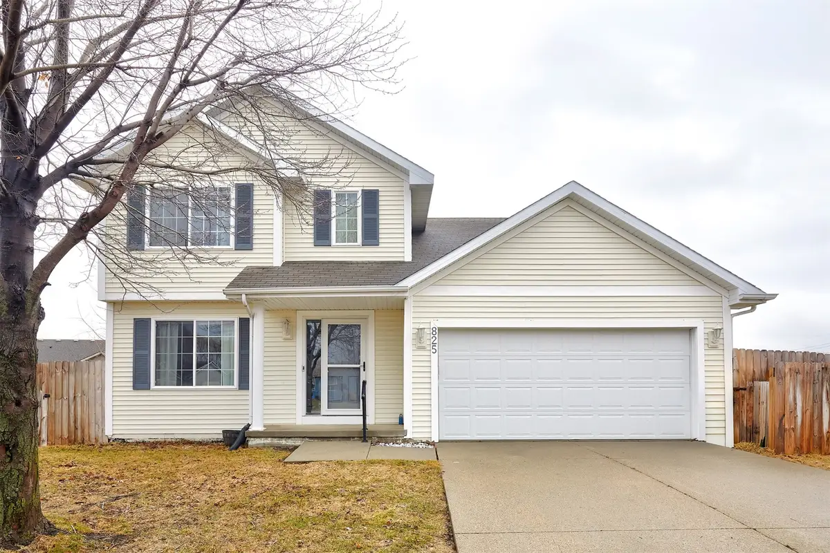 825 SE Hummingbird Circle, Waukee, IA 50263 - #1