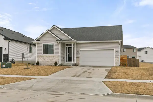 290 NW Rosemont Circle, Waukee, IA 50263