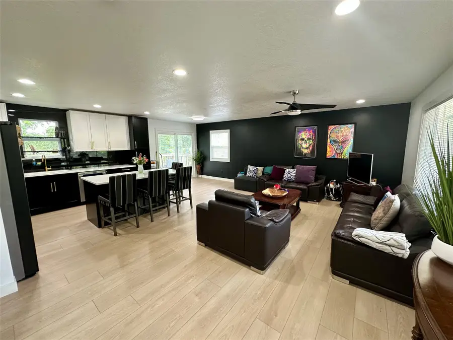 809 Knob Hill Drive Drive, Des Moines, IA 50317 - #2