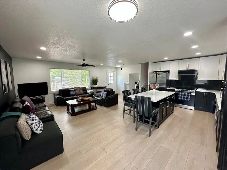 809 Knob Hill Drive Drive, Des Moines, IA 50317 - #3