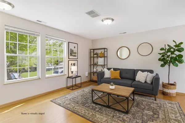 15203 Greenbelt Drive, Urbandale, IA 50323