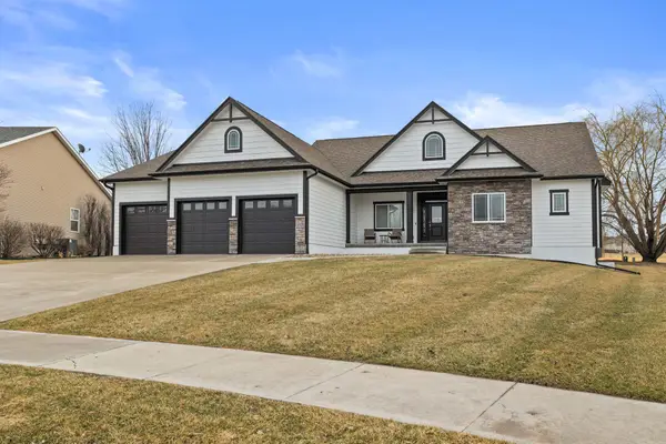 330 Georgetown Place, Norwalk, IA 50211