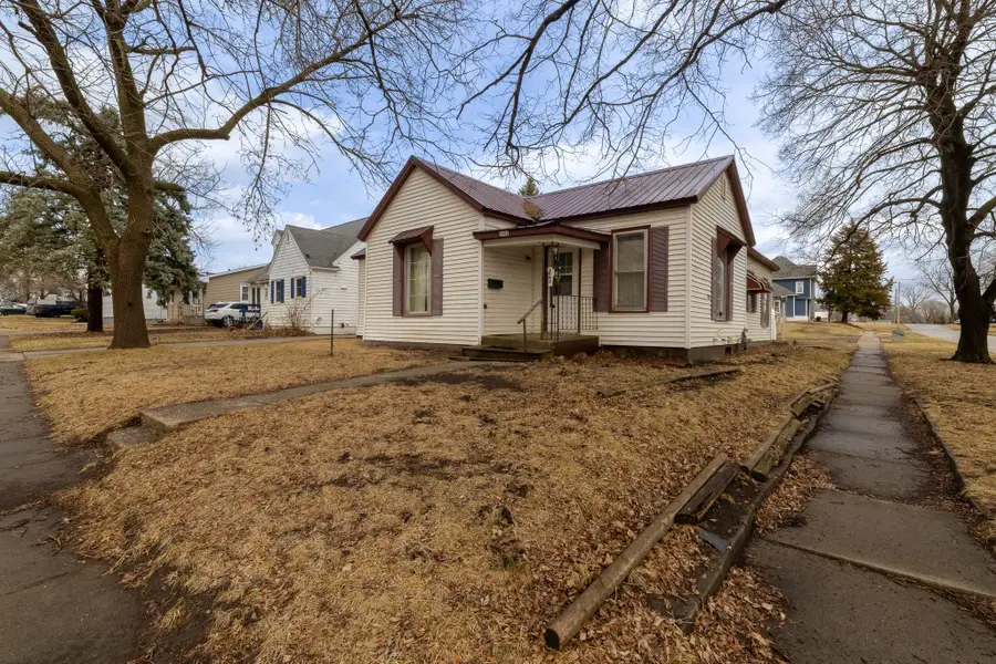 2002 5th Street, Perry, IA 50220 - #2