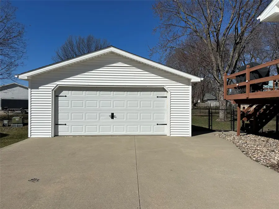 1509 W South Street, Winterset, IA 50273 - #3