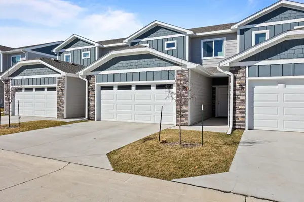 270 NW Waverly Drive, Waukee, IA 50263