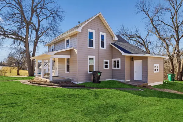 200 N West Street, Hartford, IA 50118