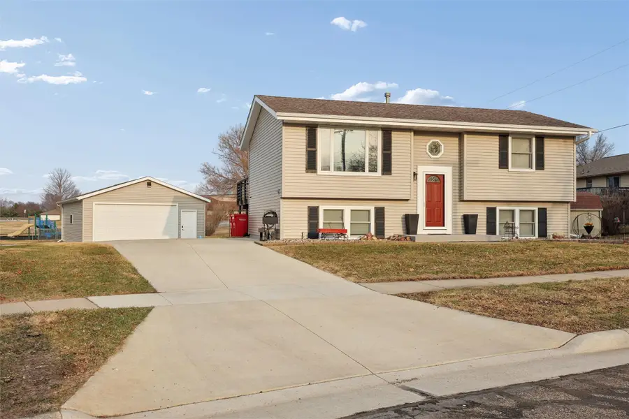 702 Crestwood Drive, Huxley, IA 50124 - #2