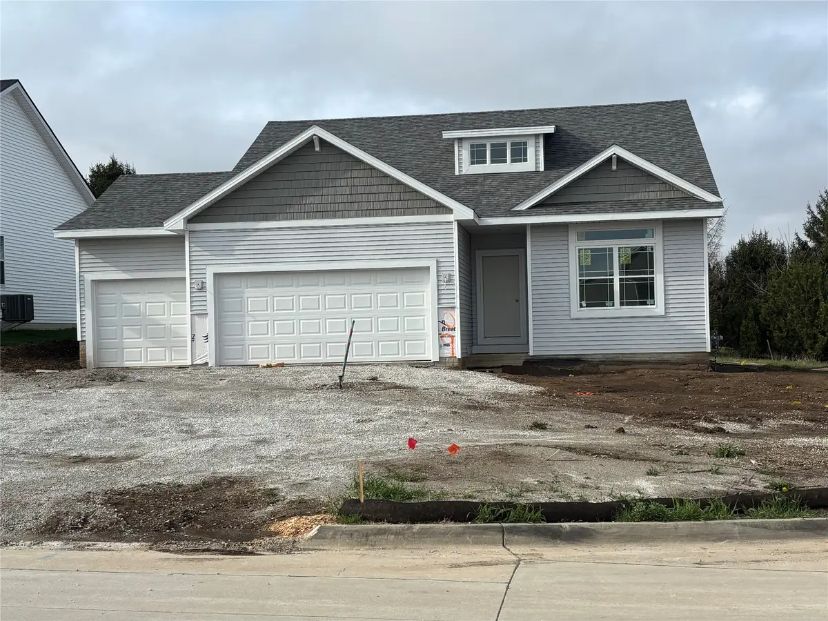 309 Maple Point, Winterset, IA 50273 - #1