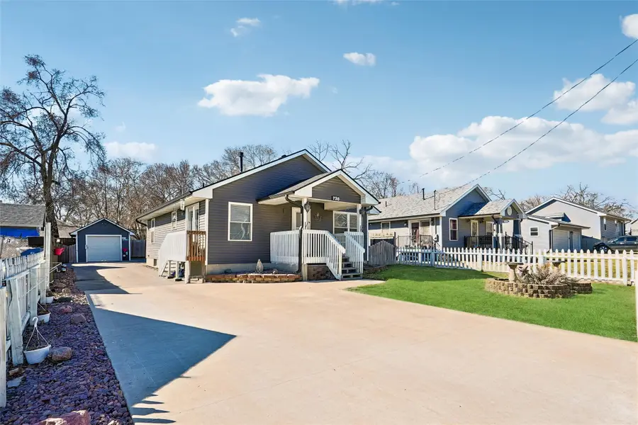 738 SE 26th Court, Des Moines, IA 50317 - #2