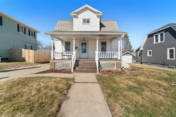 810 N 7th Avenue W, Newton, IA 50208