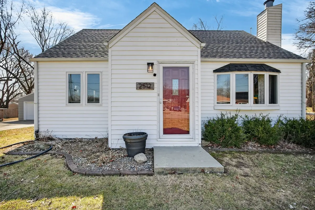 2512 Mann Avenue, Des Moines, IA 50310 - #1