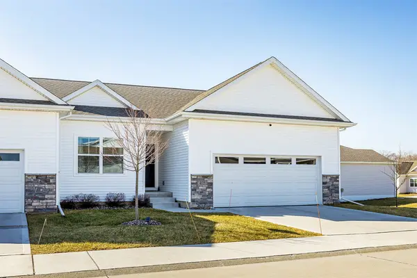 405 SE Willow Run Lane, Ankeny, IA 50021