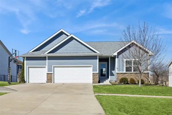 9635 Marnewood Drive, Johnston, IA 50131