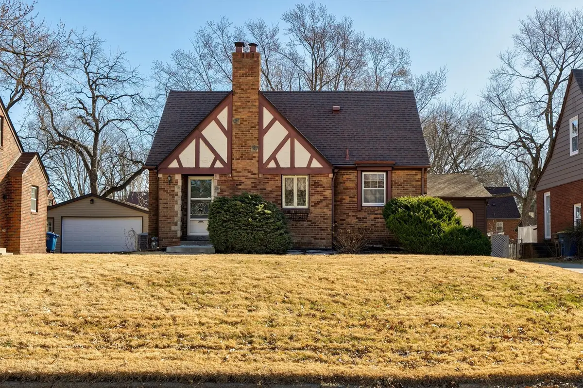 2905 46th Street, Des Moines, IA 50310 - #1