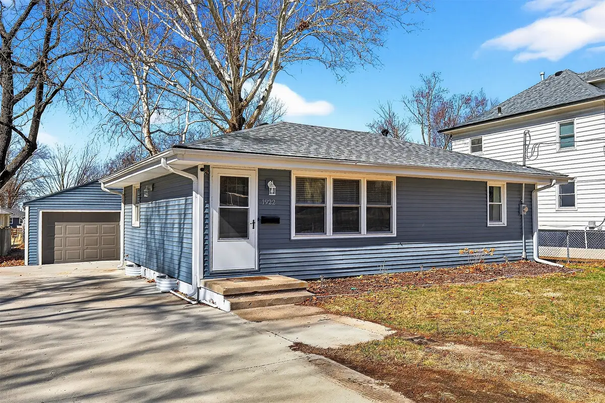 1922 E 29th Street, Des Moines, IA 50317 - #1