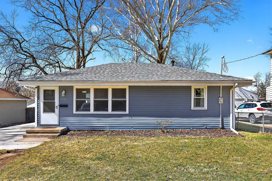 1922 E 29th Street, Des Moines, IA 50317 - #2