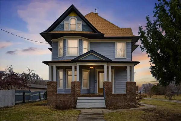 426 East Street, Grinnell, IA 50112