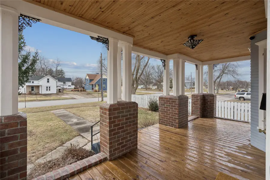 426 East Street, Grinnell, IA 50112 - #3