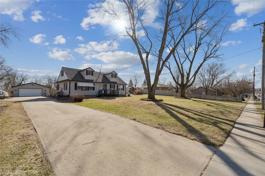 3811 E 29th Street, Des Moines, IA 50317 - #2