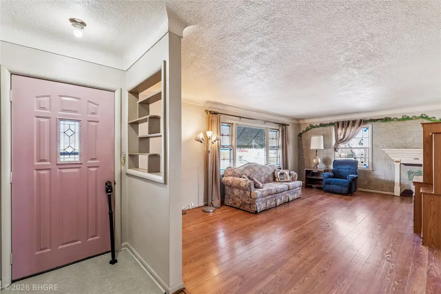 3811 E 29th Street, Des Moines, IA 50317 - #3