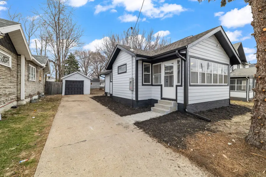 1422 Hull Avenue, Des Moines, IA 50316 - #2