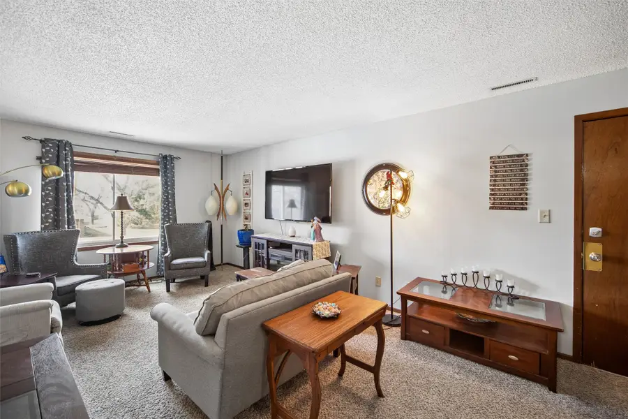 4801 Woodland Avenue #3, West Des Moines, IA 50266 - #2