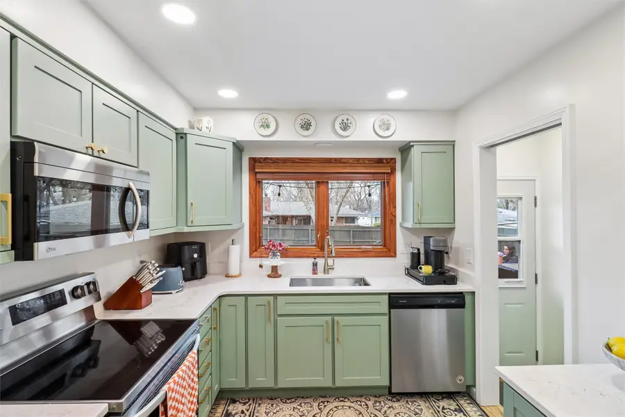 3103 Vilura Parkway, Des Moines, IA 50310 - #2