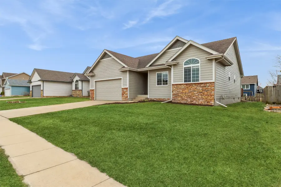 901 13th Street Se, Bondurant, IA 50035 - #2