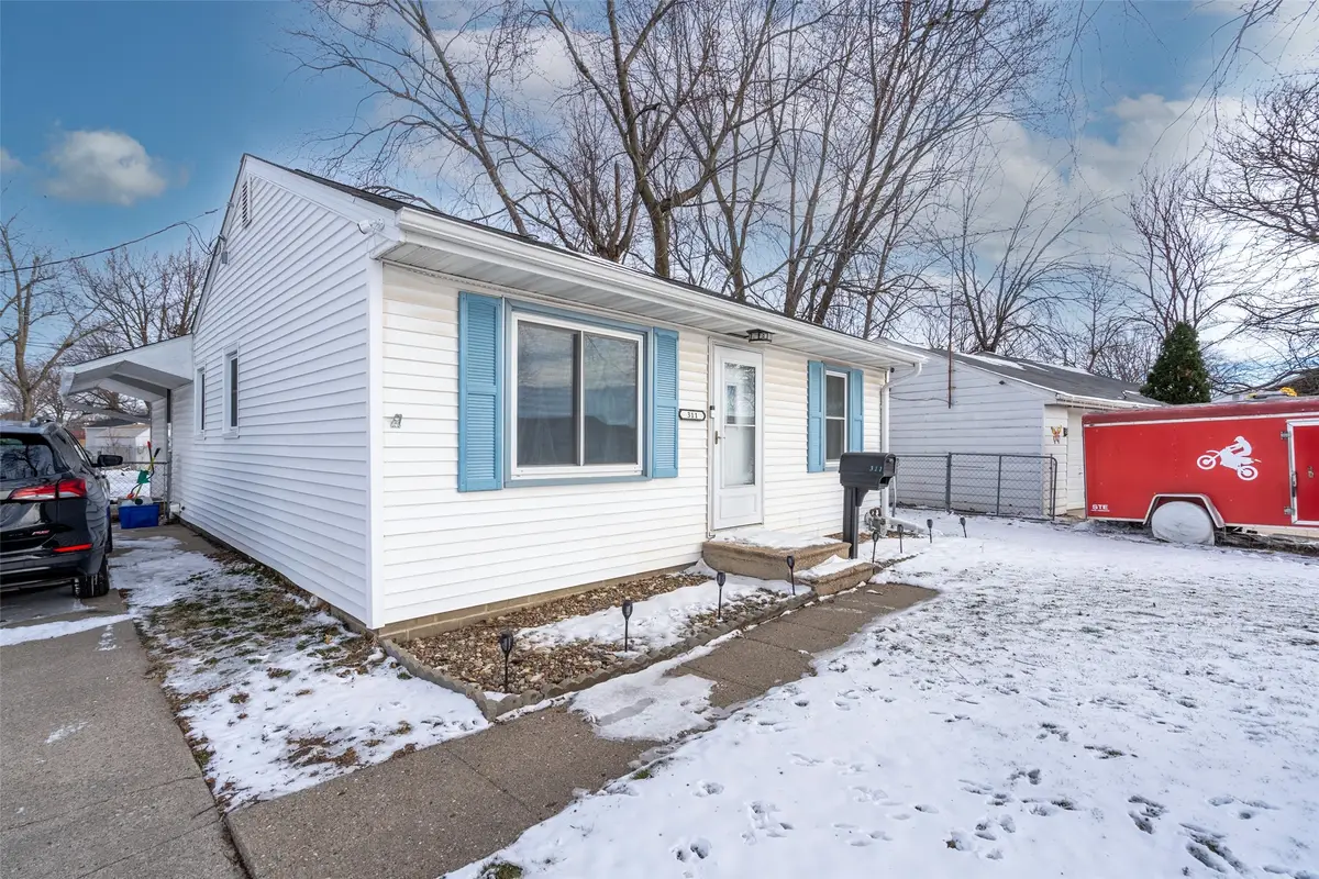 311 E 22nd Street S, Newton, IA 50208 - #1
