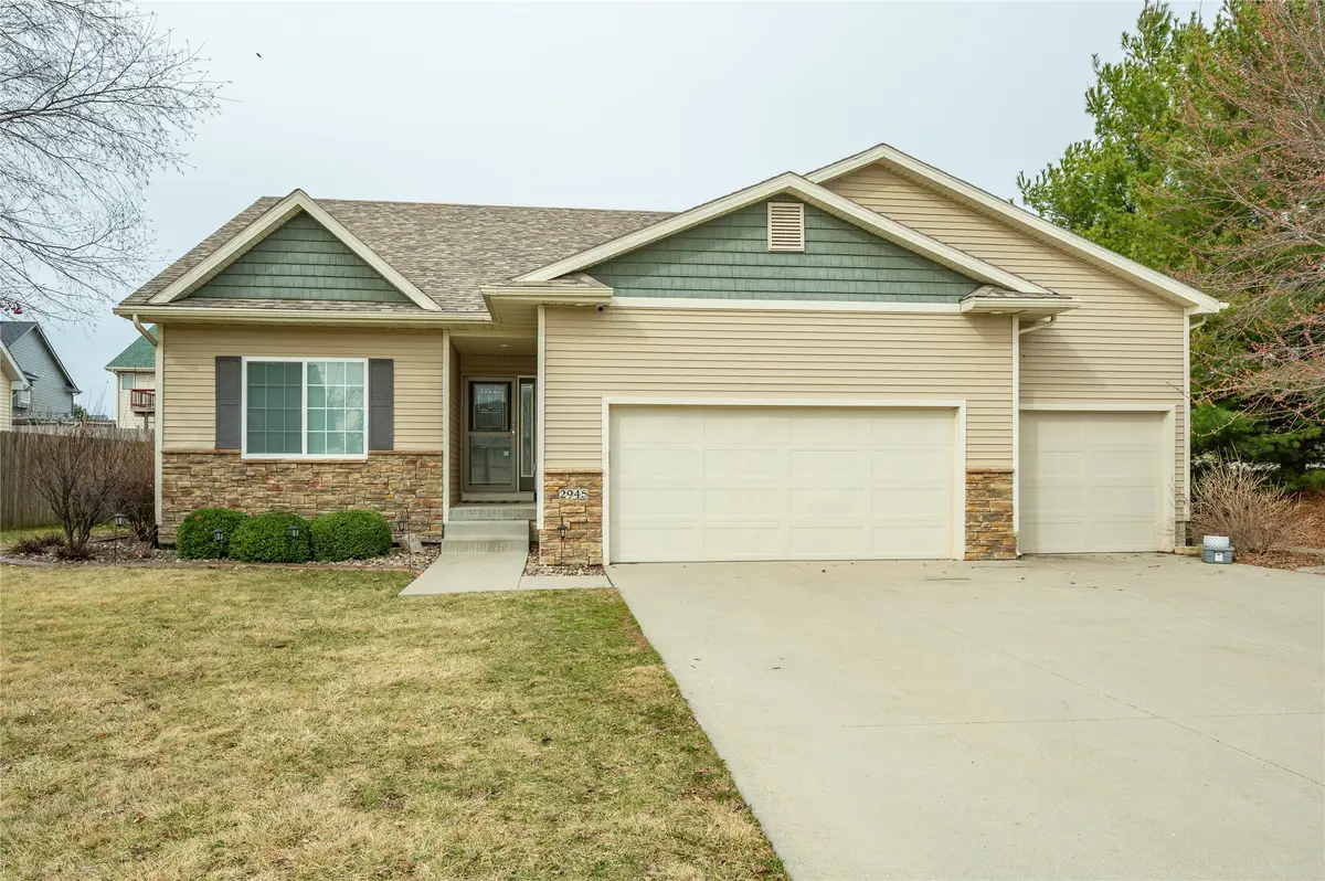 2945 Windsor Drive, Norwalk, IA 50211 - #1
