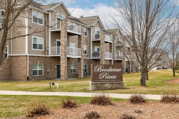 8350 Ep True Parkway #4104, West Des Moines, IA 50266