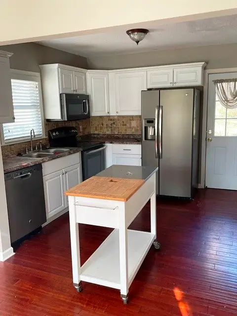 3815 Clinton Avenue, Des Moines, IA 50310 - #2