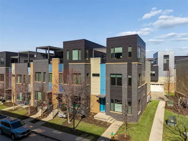 228 E Center Street, Des Moines, IA 50309