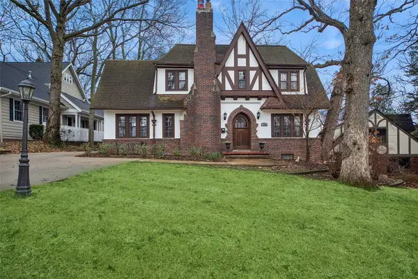 5708 Waterbury Road, Des Moines, IA 50312