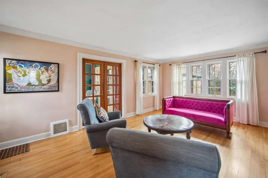 5708 Waterbury Road, Des Moines, IA 50312 - #3