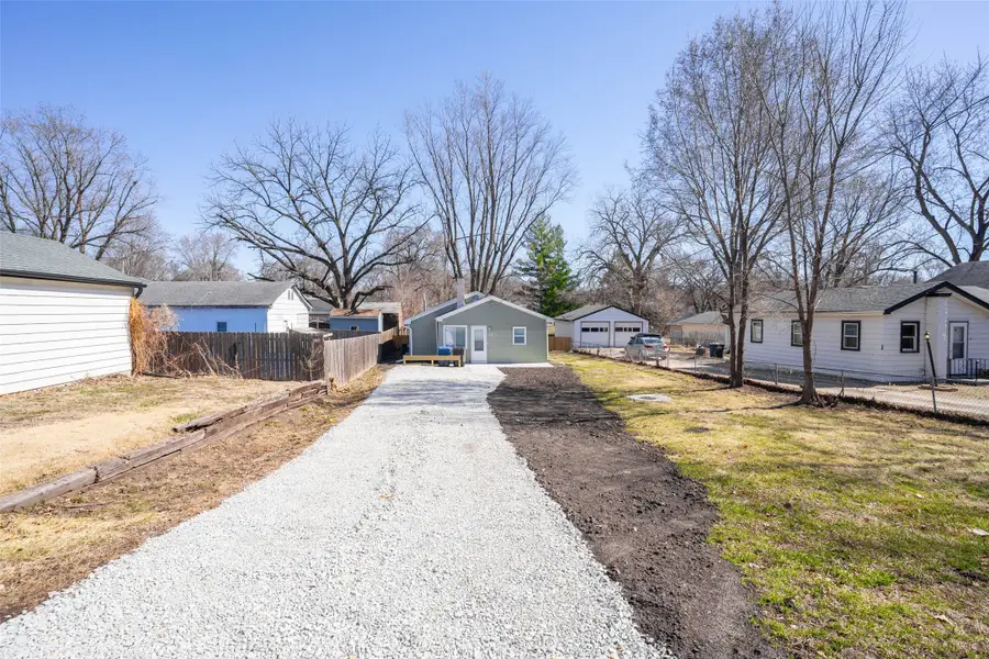 2215 E 41st Street, Des Moines, IA 50317 - #3