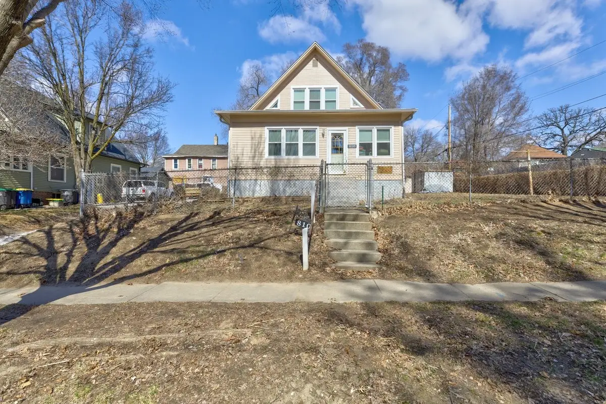 810 E Washington Avenue, Des Moines, IA 50316 - #1