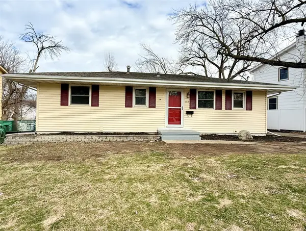 7713 Dellwood Drive, Urbandale, IA 50322