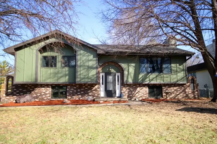 3817 Melanie Circle, Urbandale, IA 50322 - #1