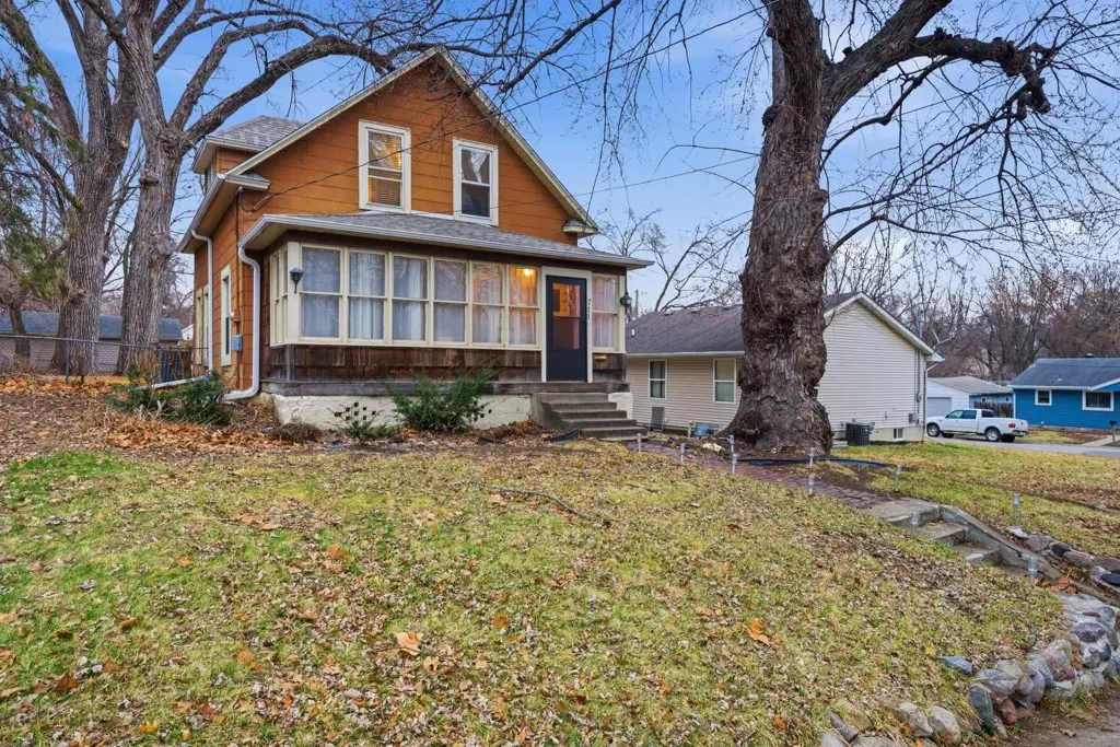 711 Creston Avenue, Des Moines, IA 50315 - #1