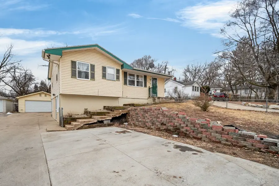 238 Leach Avenue, Des Moines, IA 50315 - #2