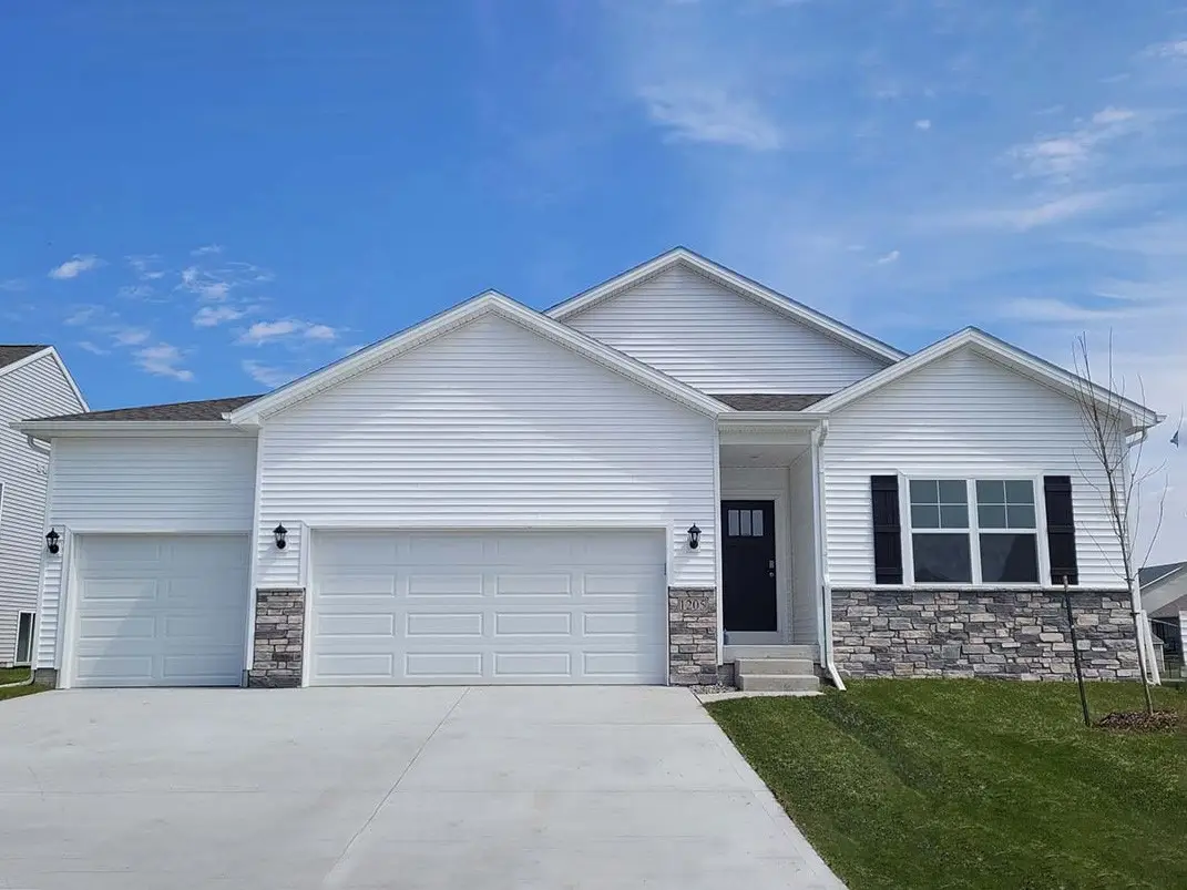 225 40th Street Sw, Altoona, IA 50009 - #1