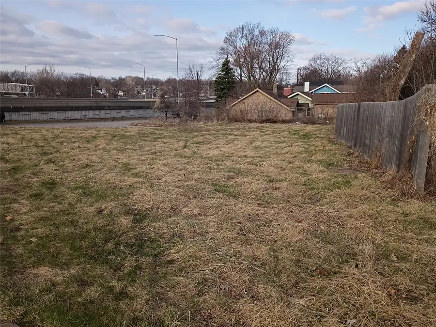 902 31st Street, Des Moines, IA 50312 - #2